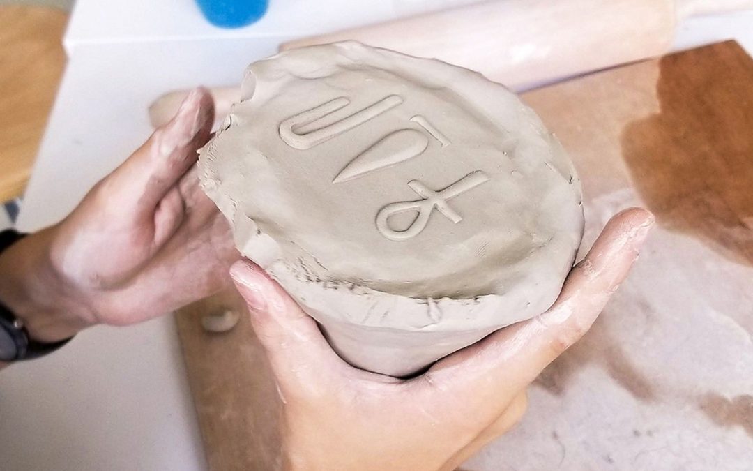 L’histoire des hiéroglyphes entre vos mains